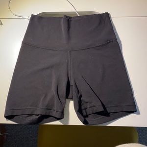 TNA Butter bike shorts 5”